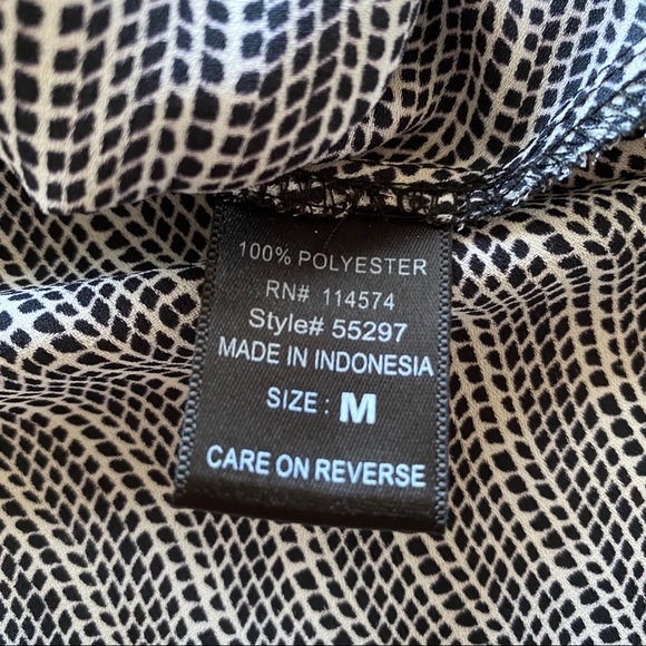 Cross-body v-neck blouse - Picture 4 of 8